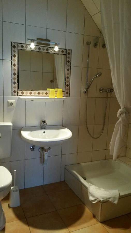 Hotel Gasthof Ratstube Kirchheim unter Teck Exteriör bild